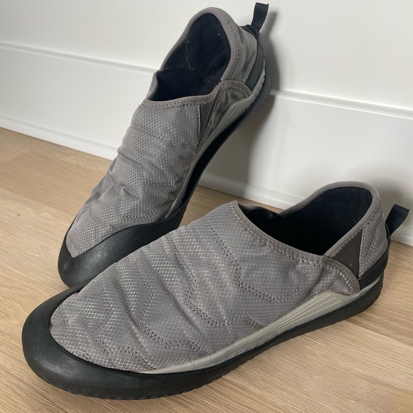 Caterpillar Men's Gray Slip-On Loafers - Picture 1 of 9
